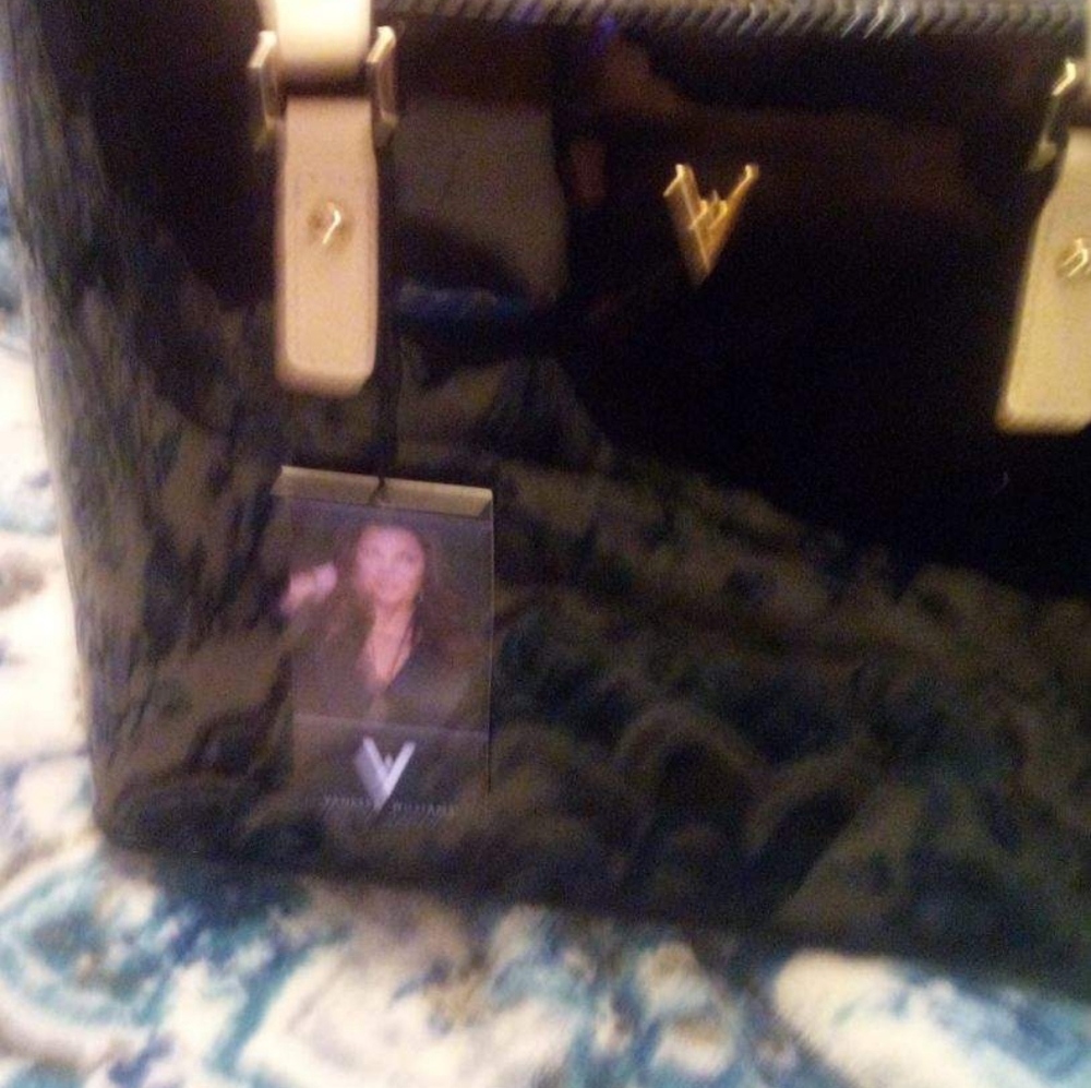 Purse - Picture 2 of 9
